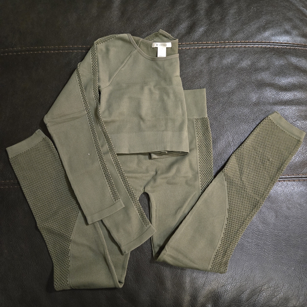 Athleisure Set, Bozzolo Army Green Ribbed And Cropped Set, Stretchy